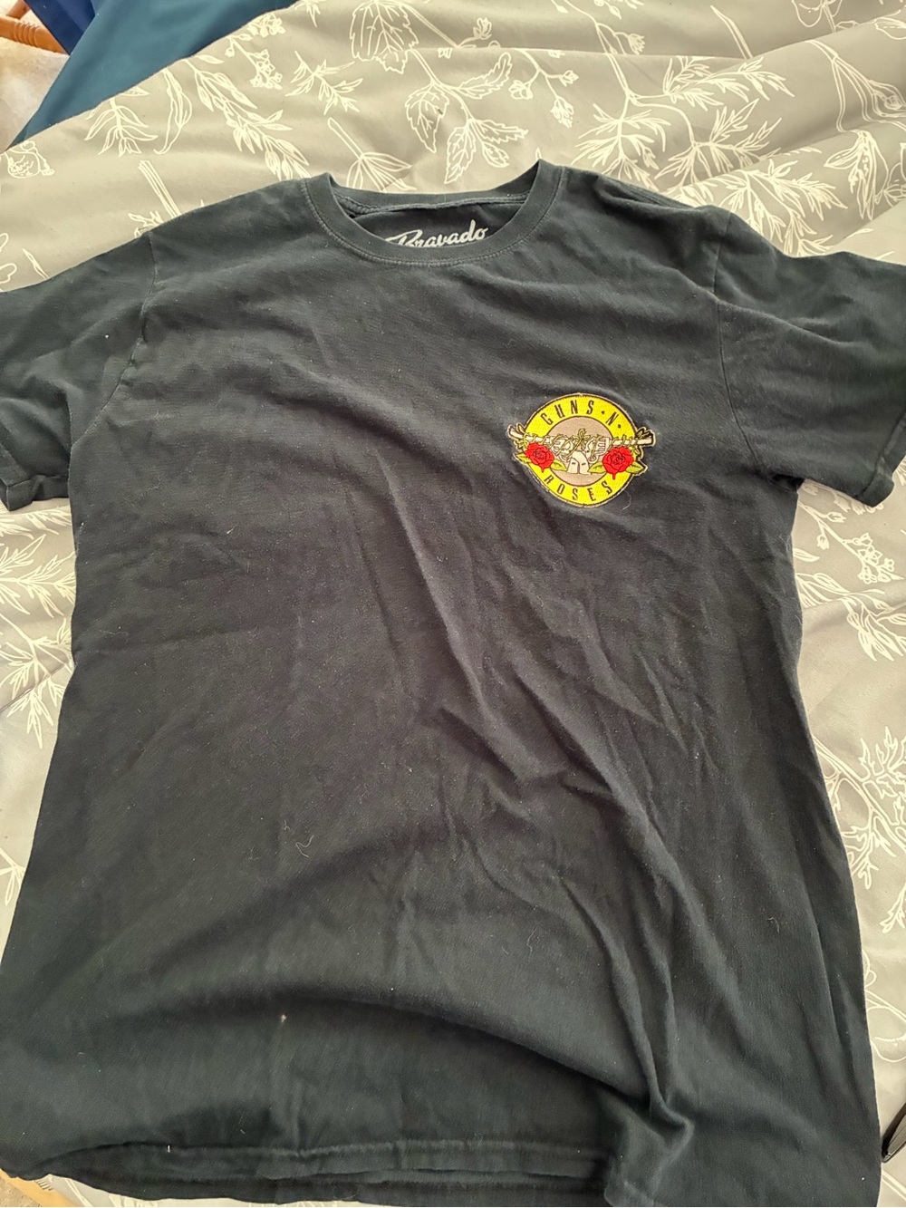 Black Guns & Roses with Classic Logo Men's Medium T-Shirt